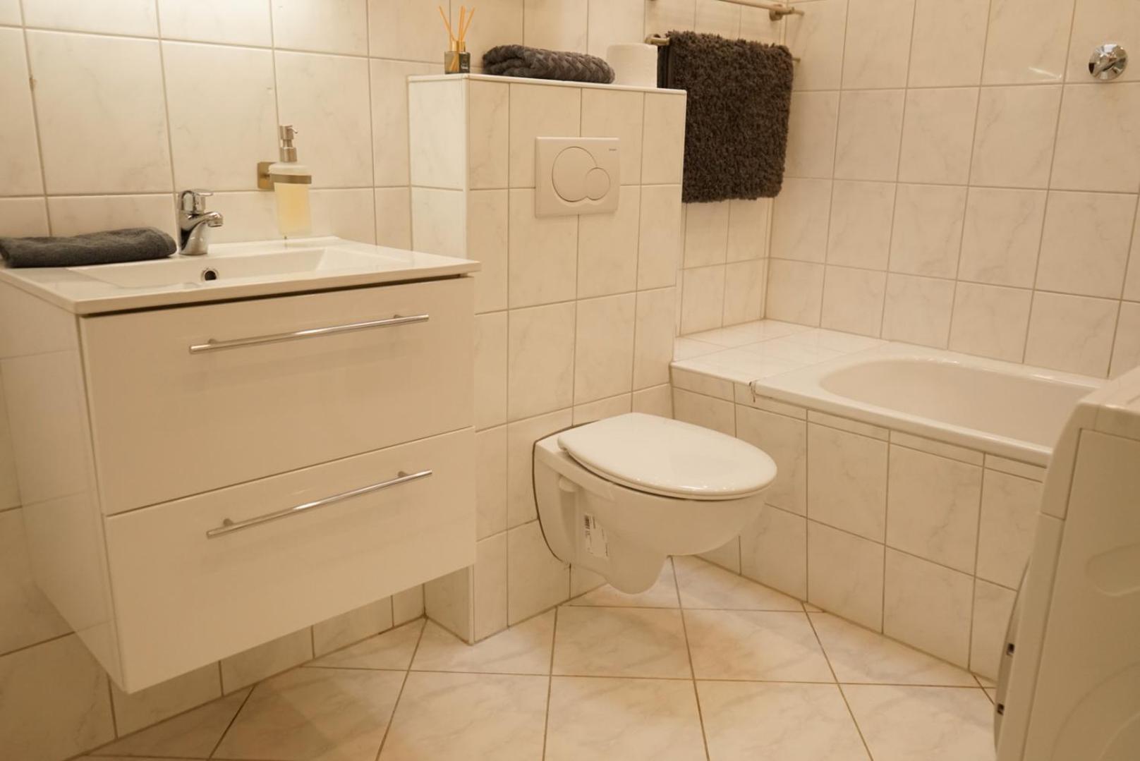 Moeblierte 3-Zimmer-Wohnung Nahe Duesseldorf In Duisburg-Sued Eksteriør bilde